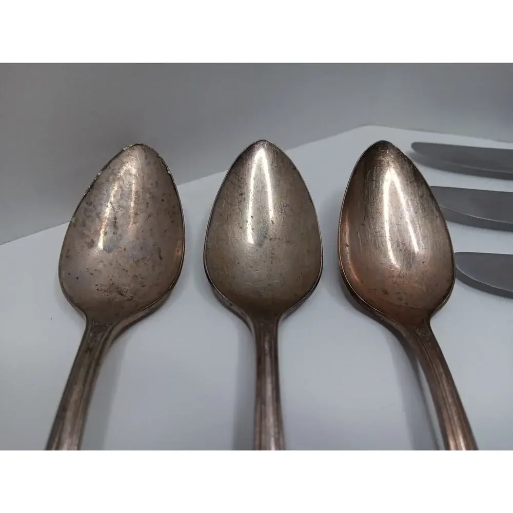 WM. A. Rogers Oneida LTD Artistic Pattern 1940 Partial Set